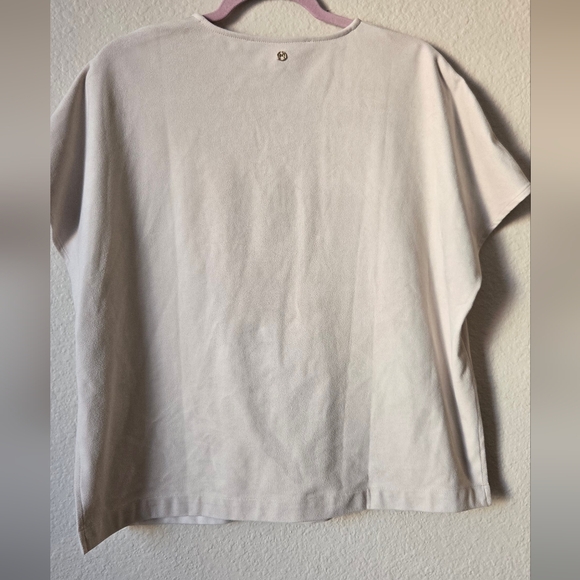 Marie Oliver Cream Top  Suede-feeling Short Sleeve Sz. Xs Fit Large #0020 - Picture 2 of 7